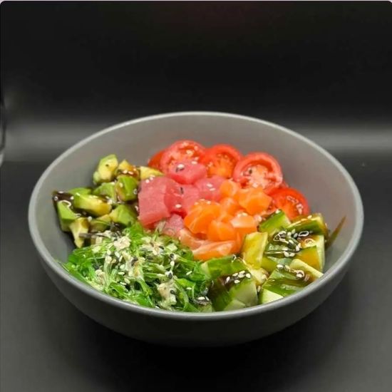 Поке с лососем и тунцом*