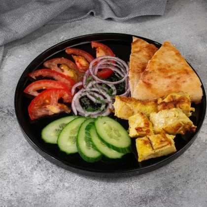 Шпажка куриная на тарелке