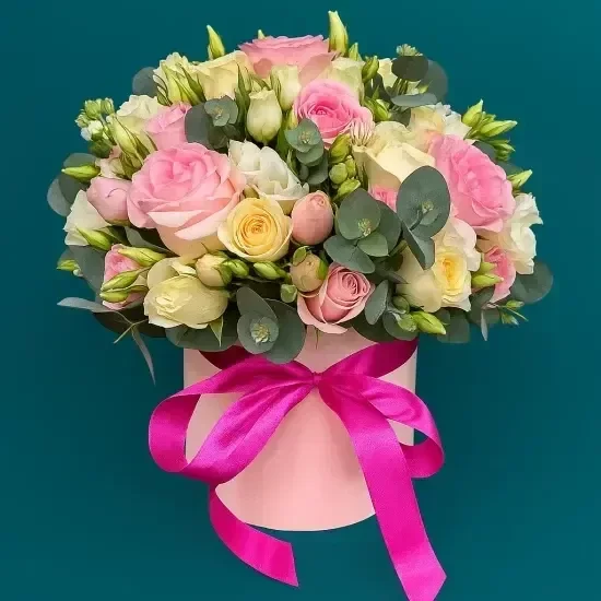 Композиция в шляпной коробке