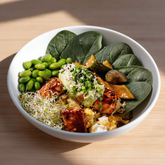 Боул с лососем и скремблом