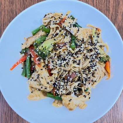 Удон с курицей терияки