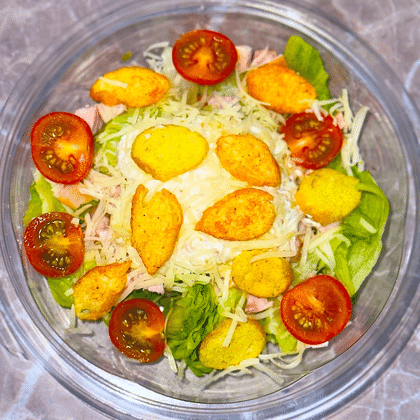 Цезарь с курицей салат