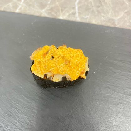 Гункан запеченный с угрем