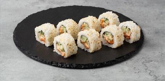 Острый ролл с лососем