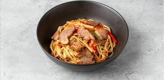 Удон со свининой