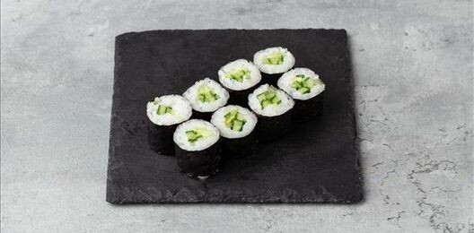 Тонкий ролл с огурцом