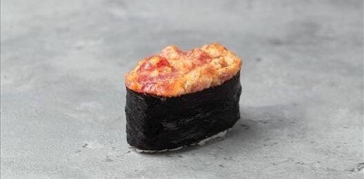 Острые суши с тунцом
