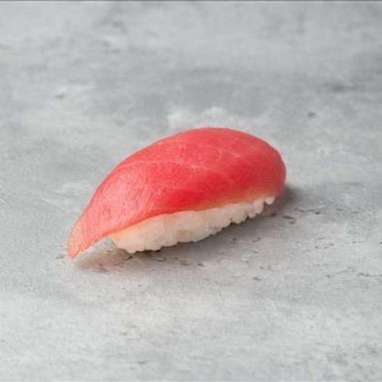 Суши с тунцом