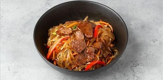 Крахмальная лапша с говядиной