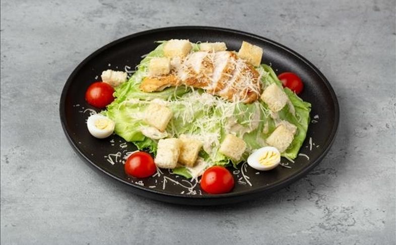 Салат «Цезарь с курицей»