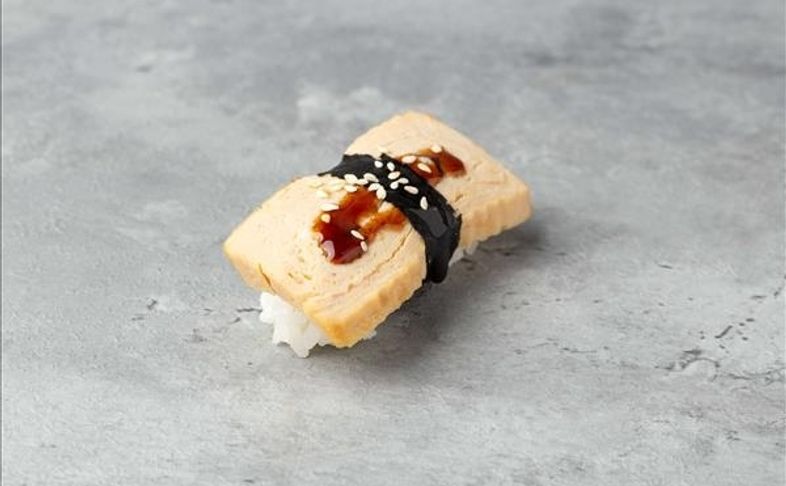 Суши с японским омлетом