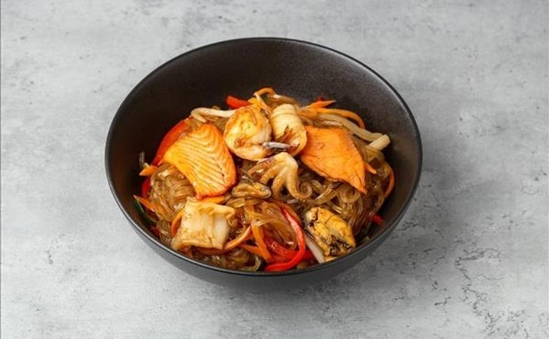 Крахмальная лапша с морепродуктами