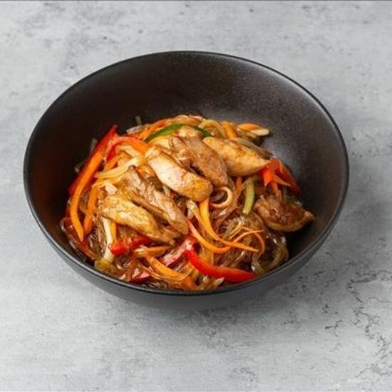 Крахмальная лапша с курицей