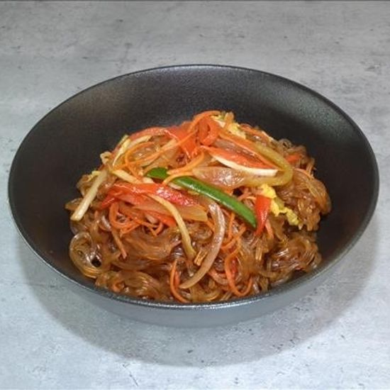 Крахмальная лапша с овощами