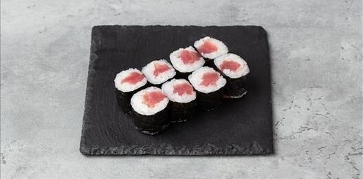 Тонкий ролл с тунцом