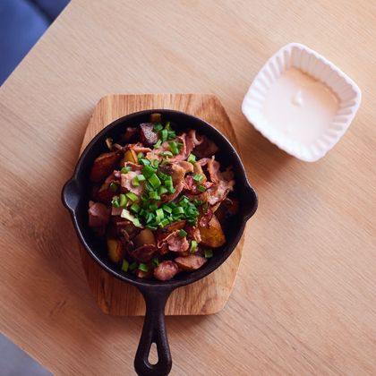 Хрустящий картофель с беконом и грибами