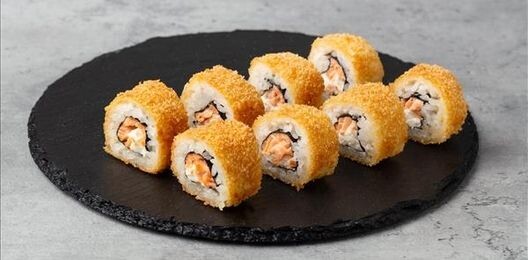Ролл «Темпура с лососем»