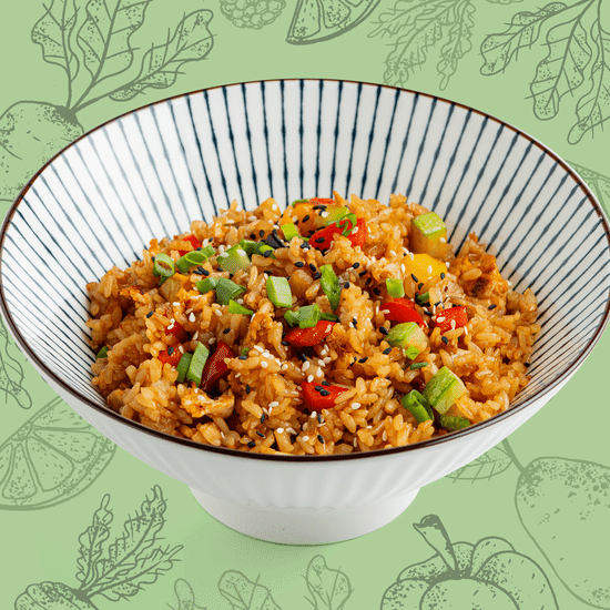 Жареный рис с овощами