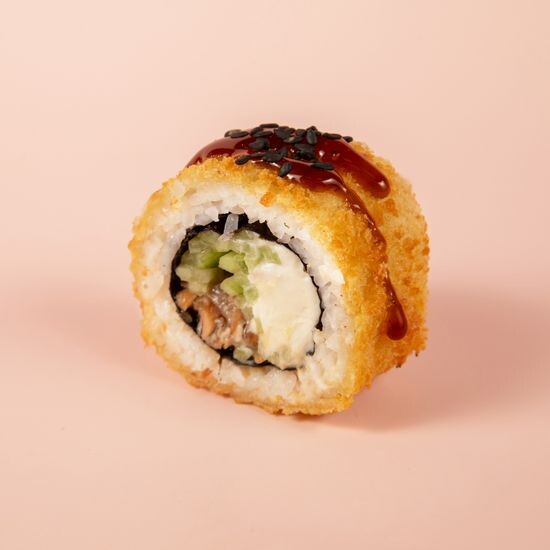 Тёплый ролл с жареным лососем