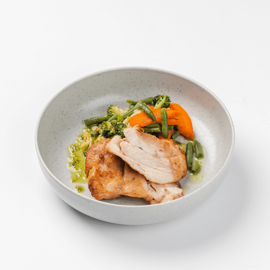 Бедро цыпленка с овощами