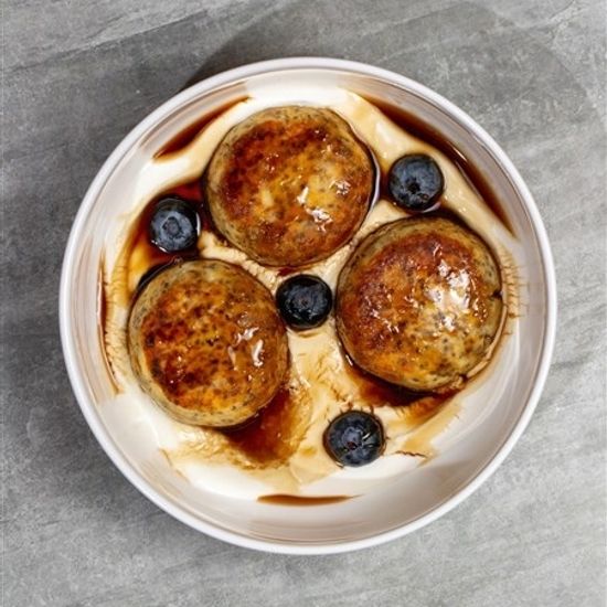 Сырники п/п (без муки и сахара) с кленовым сиропом, греческим йогуртом и семенами чиа