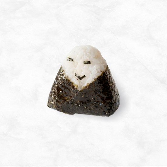 Онигири с копченым лососем и спайси