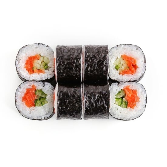 Ролл с лососем и огурцом