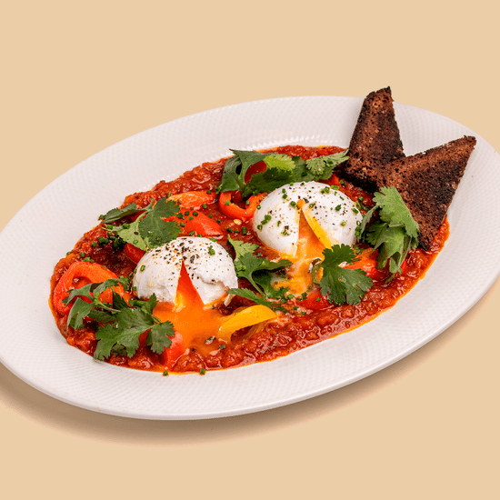 Шакшука с яйцом пашот