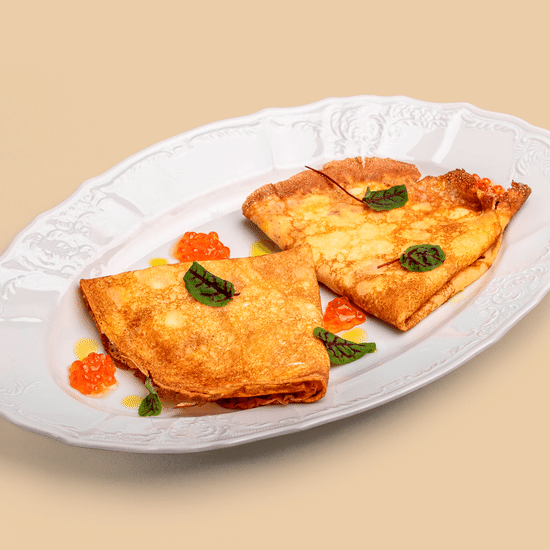 Блинчики с лососем, красной икрой и творожным сыром