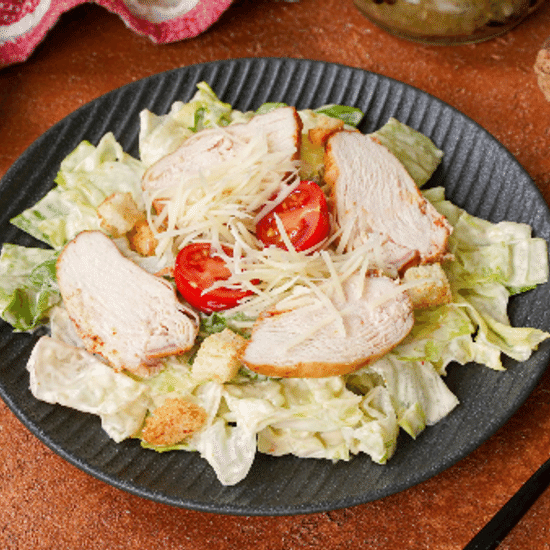 Салат цезарь с курицей