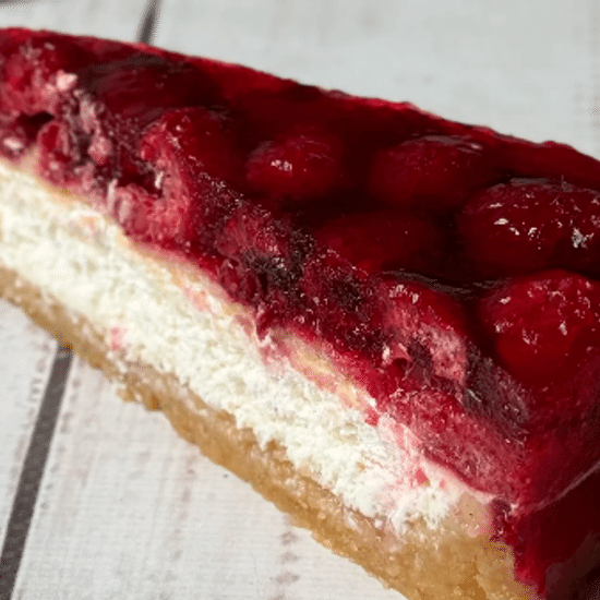 Чизкейк с малиной