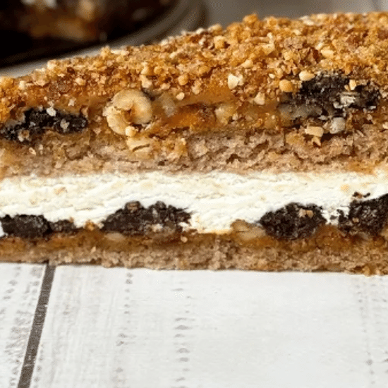 Торт банановый с карамелью