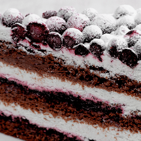 Торт с чёрной смородиной