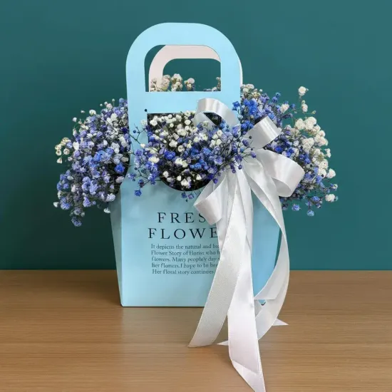Сумочка с голубой гипсофилой