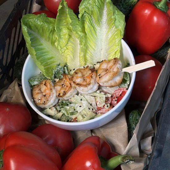 Зеленый салат с креветками (210 г)