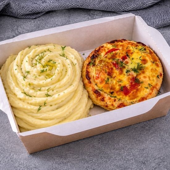 Пюре картофельное с гнездом куриным