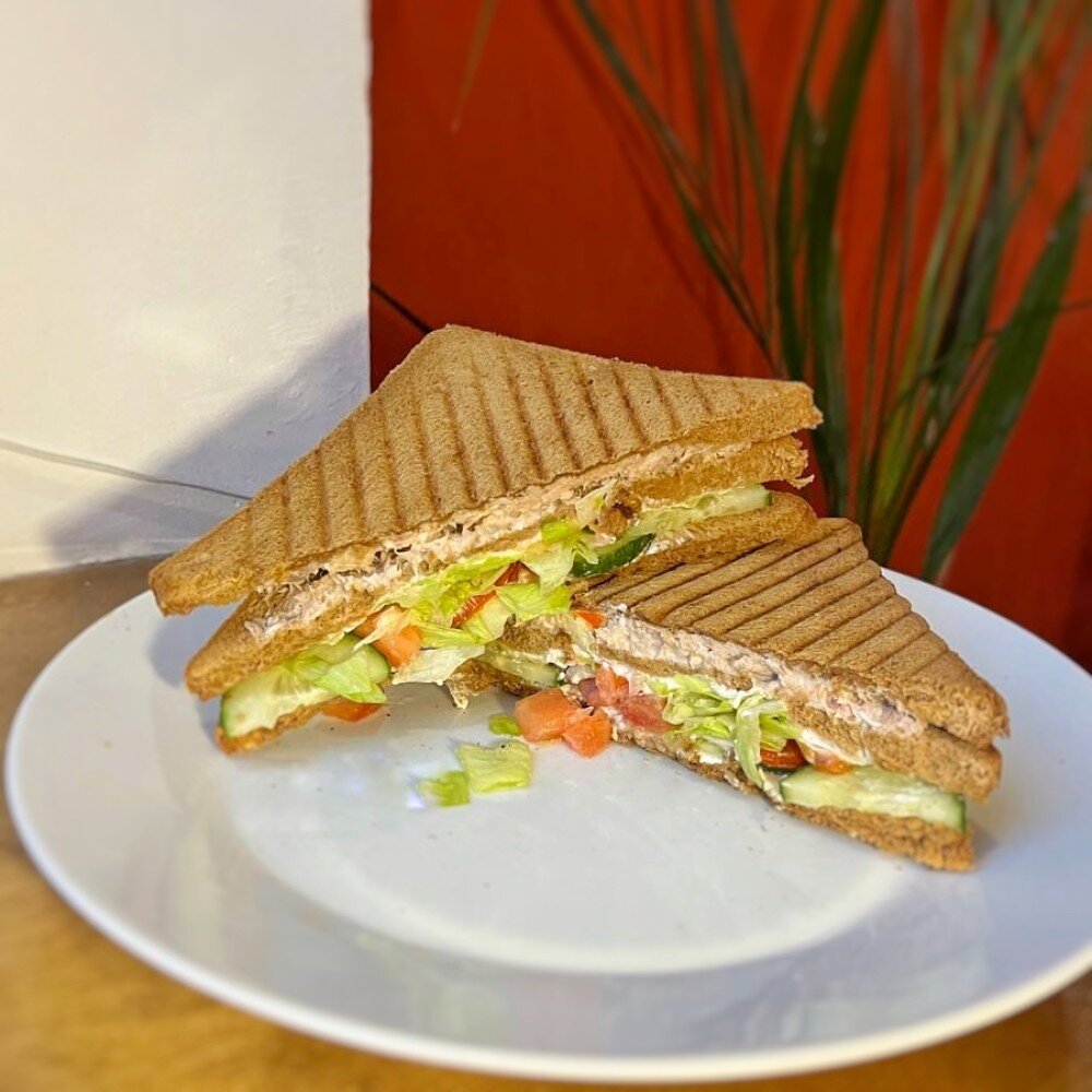 Сандвич с тунцом