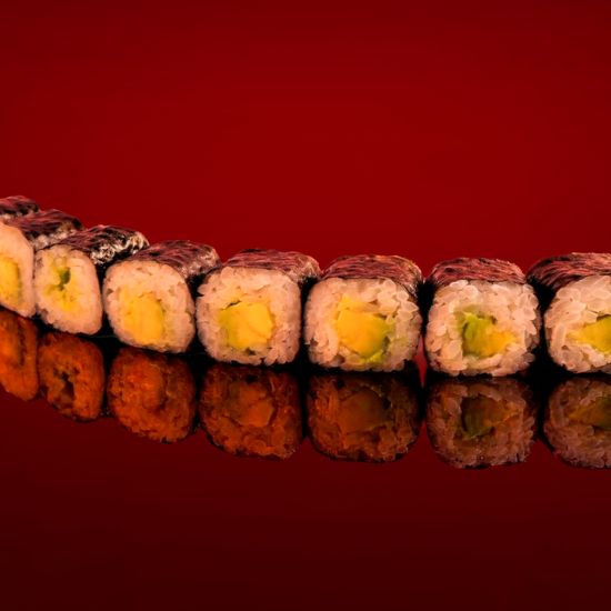 Ролл с Авокадо