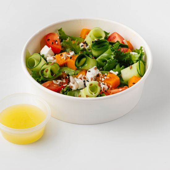 Салат зеленый с тыквой и фетой