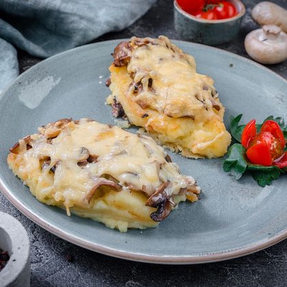 Котлеты картофельные с сыром и грибами