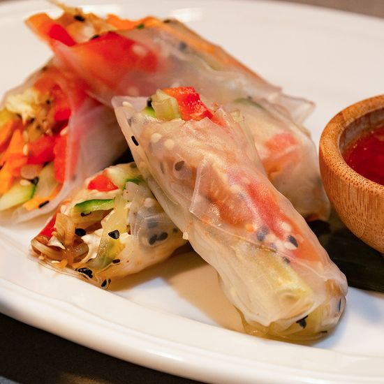 Холодные спринг роллы с красной рыбой