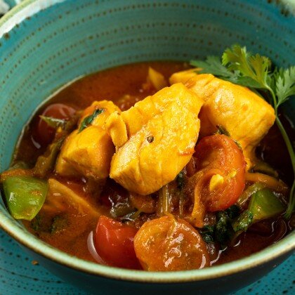 Лосось в соусе карри с рисом