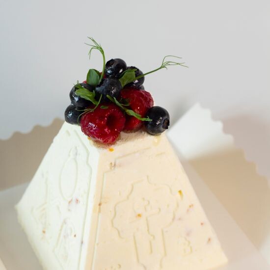 Пасха ванильная на сливках с курагой