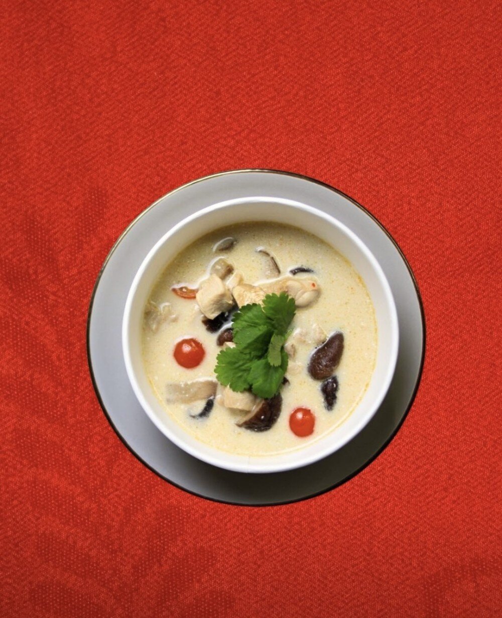 Том Кха с курицей