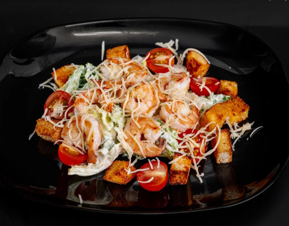 Салат Цезарь с креветками