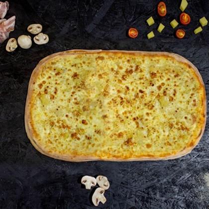 Курица с ананасами полметра