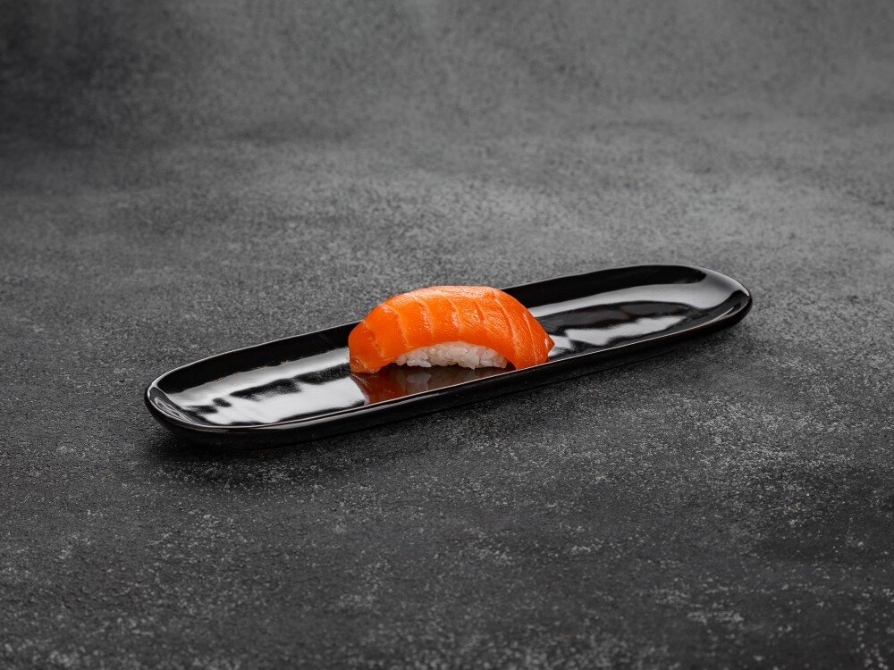 Суши лосось