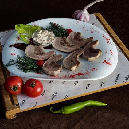 Язык бараний отварной