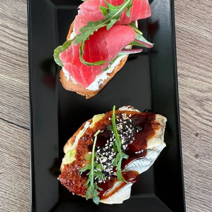 Брускетта с тунцом