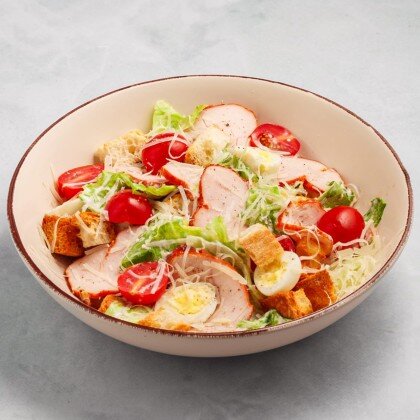 Салат «Цезарь»‎ с индейкой